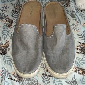 Gray Slip-On Old Navy Shoes - 6.5